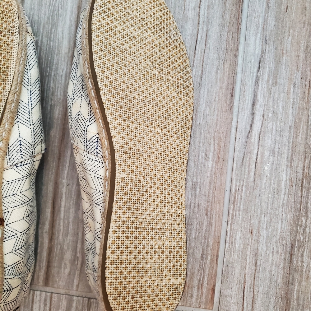 Toms - Picture 4 of 4